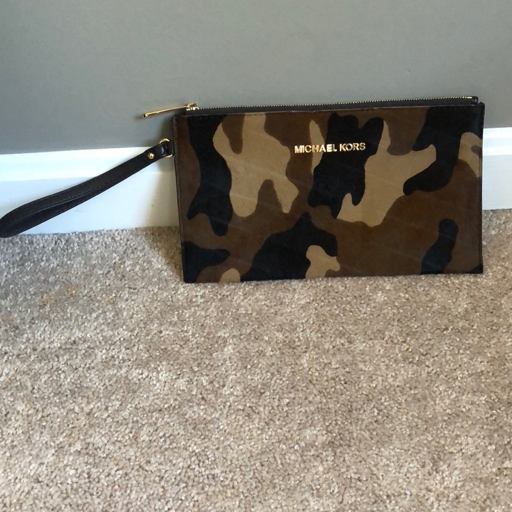 Michael Kors Wristlet